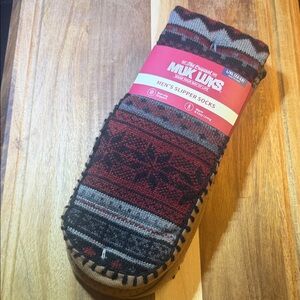 Muk Luks Men's Patterned Slipper Socks in Red and Gray